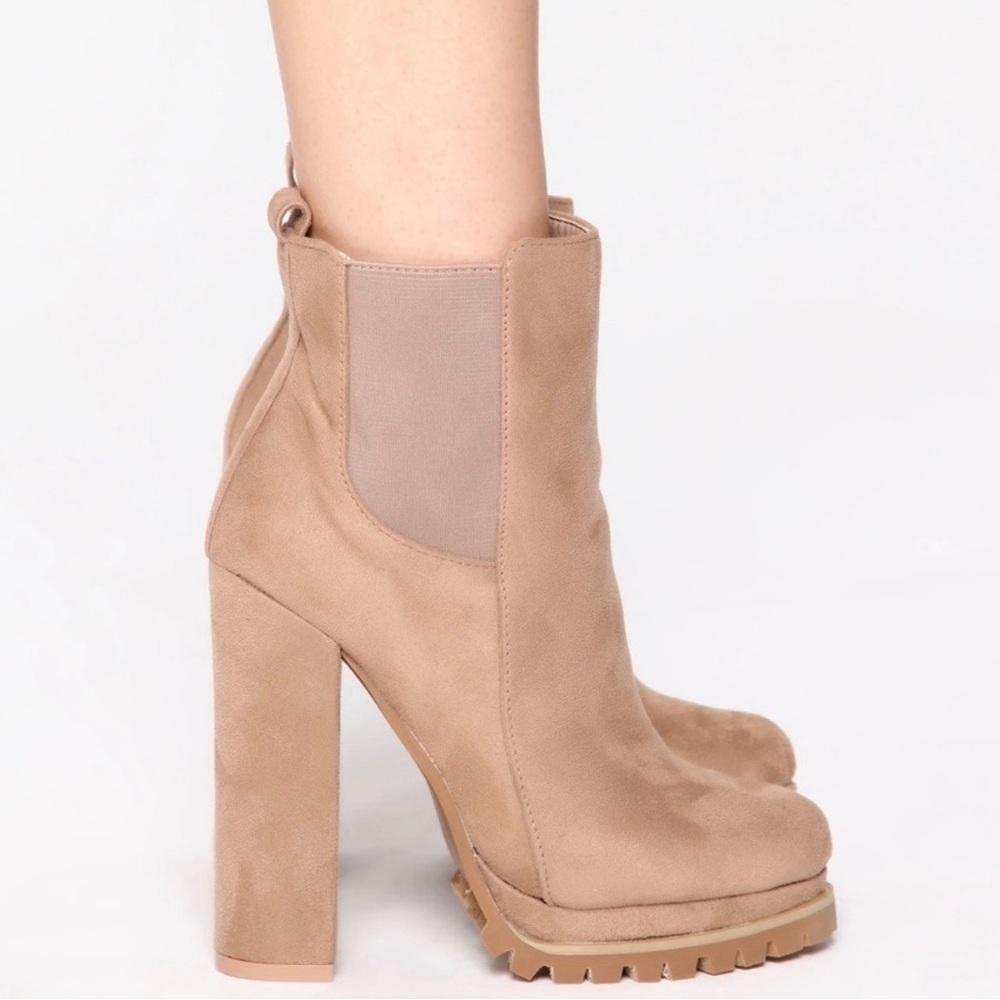 Fashion Nova Women’s Mid Calf Round Toe Suede Zip Up Double Platform Dress Boot
